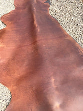 Load image into Gallery viewer, Oil and Wax Pull up - Vegetable Cow Side
