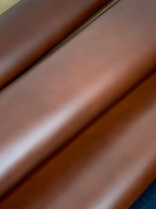 A Beautiful Classic Brush Off Goat, that once brushed off - either buy hand or on a wheel - gives an expensive, cordovan like appearance to any end product. The Tan colour has a lighter shade underneath that shows through when brushed off, whilst the black develops a brilliant, aniline shine. Brush off wherever the natural accents of your finished product are or wherver you would like the base colour to show through, to create truly one of a kind pieces.